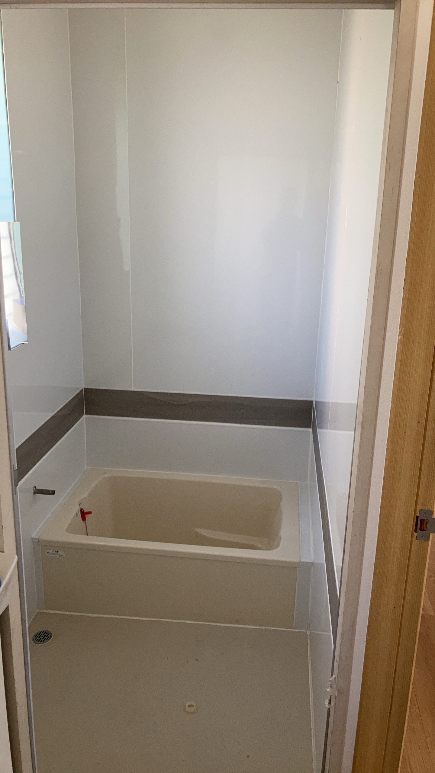 浴室リフォーム後の様子（低コスト！アルミ複合版で暖かく快適に）